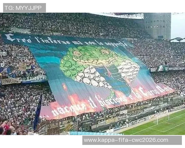 武汉新华路足球热潮兴起球迷齐聚共庆足球文化盛宴