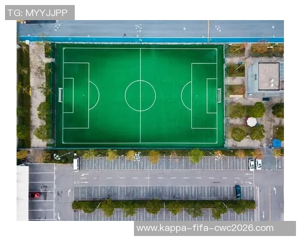 足球场的标准尺寸解析及其对比赛的影响与重要性探讨 足球场的标准尺寸解析及其对比赛的影响与重要性探讨